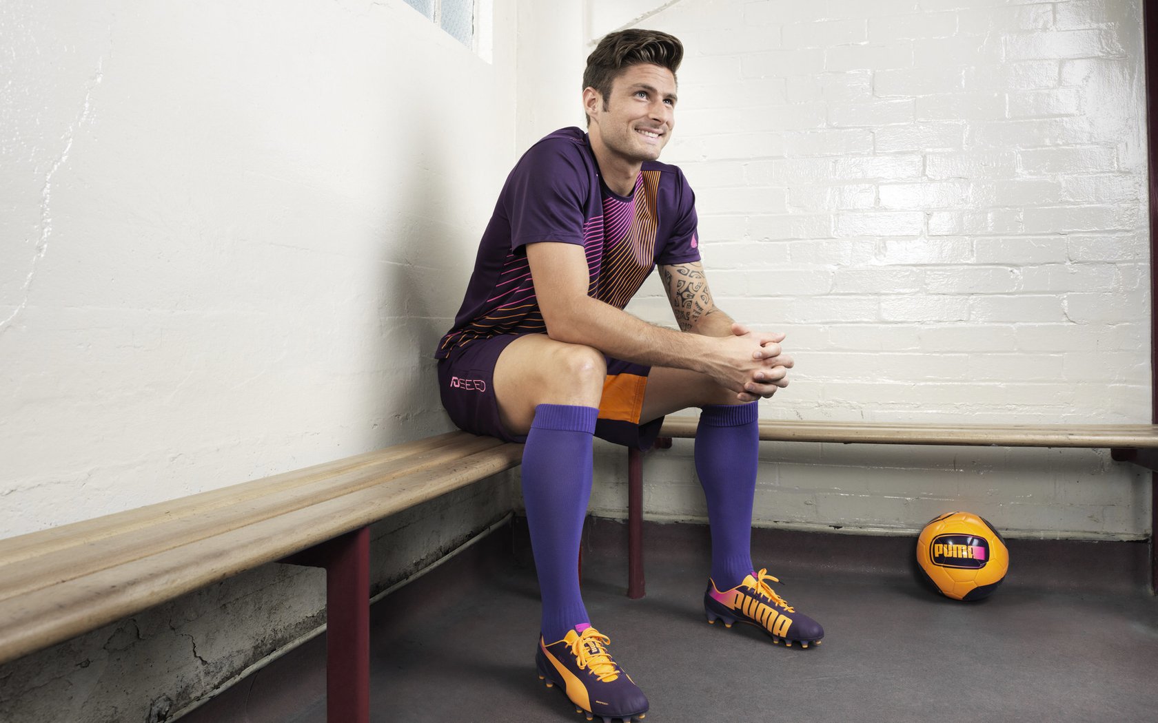 国际热身赛国足迎战 球员磨合成为看点，国足队内热身赛